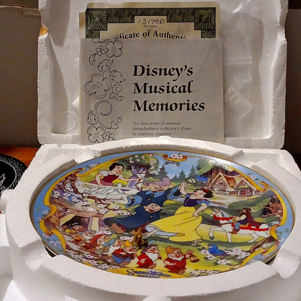 1995 Disney Music Box Collectible Plate